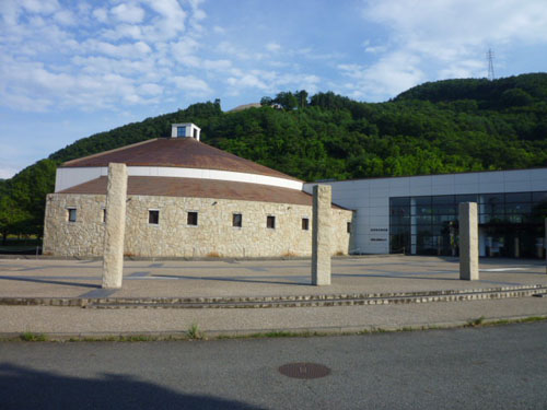県立歴史館